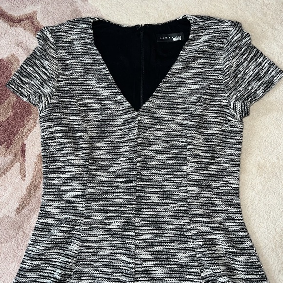 Slate & Willow Cap Sleeve V-neck Women's Dress - Picture 8 of 14